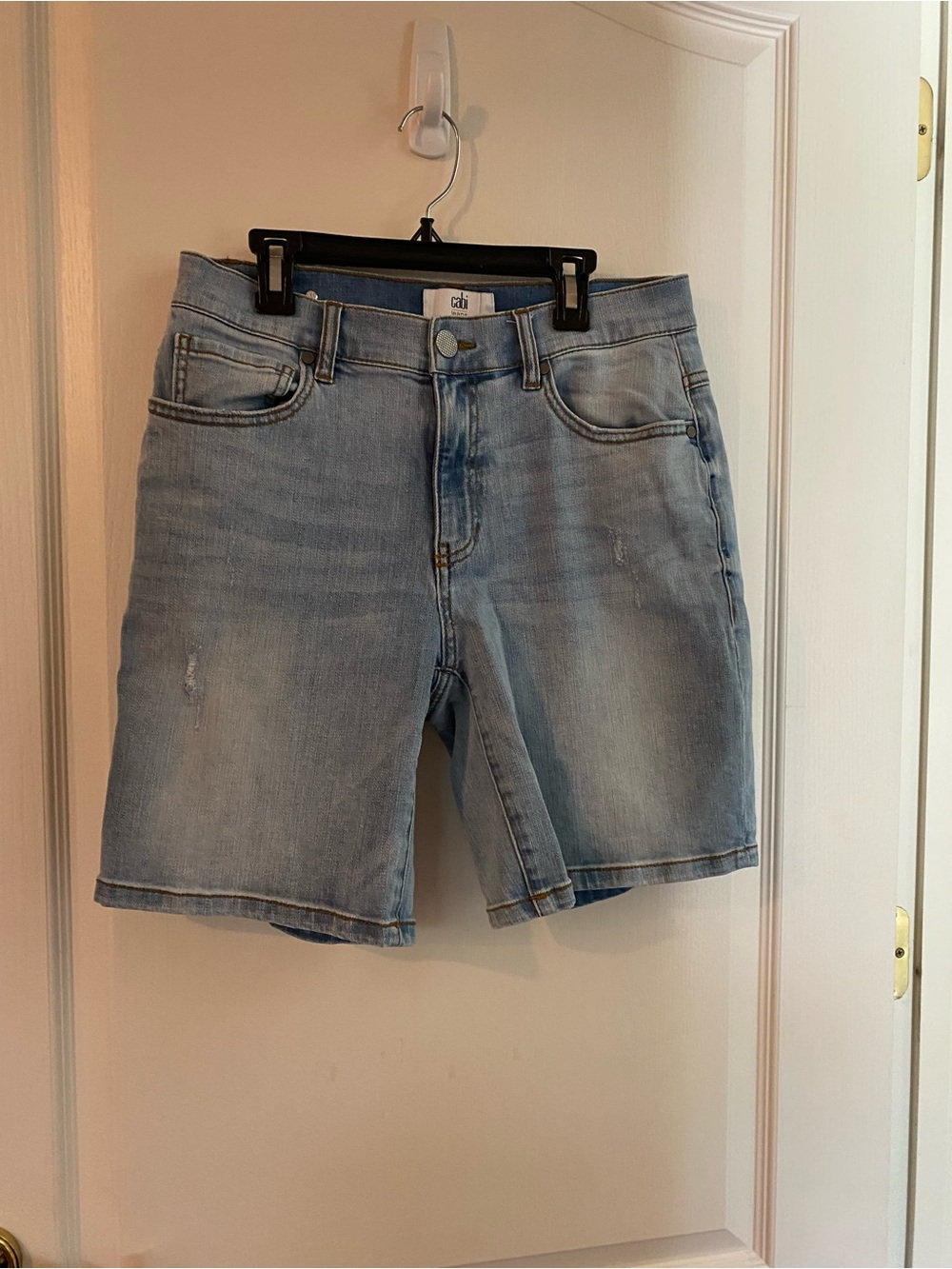 Cabi Austin Shorts- size 6 - Picture 6 of 9